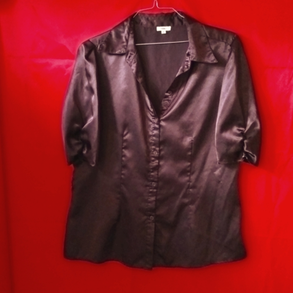 🍀Beautiful rich brown satin blouse